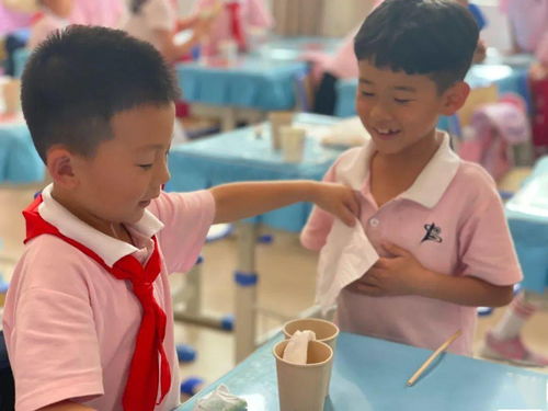 科學(xué)歡樂(lè)匯 福海校區(qū)趣味小實(shí)驗(yàn)玩不停