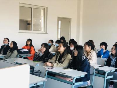 英語學院召開2018級研究生就業指導會，聚焦高效尋聘
